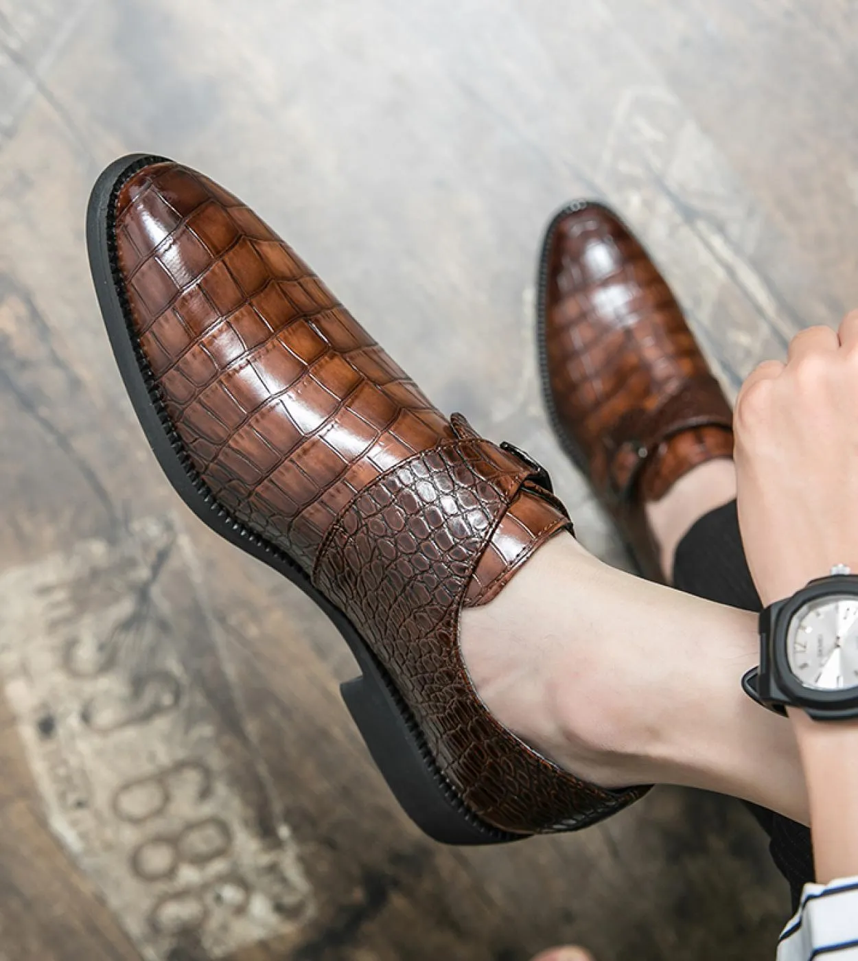 2023 Scarpe eleganti italiane Scarpe da festa da uomo Scarpe casual da uomo di alta qualità Scarpe piatte dal design maschile Pl