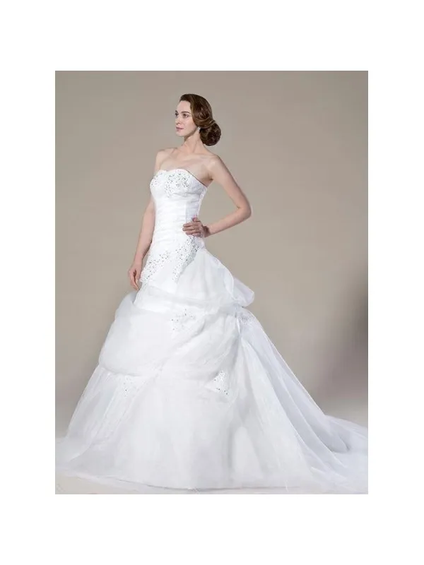 Abito da sposa A-line in organza con drappeggi sulla gonna e applicazioni di pizzo