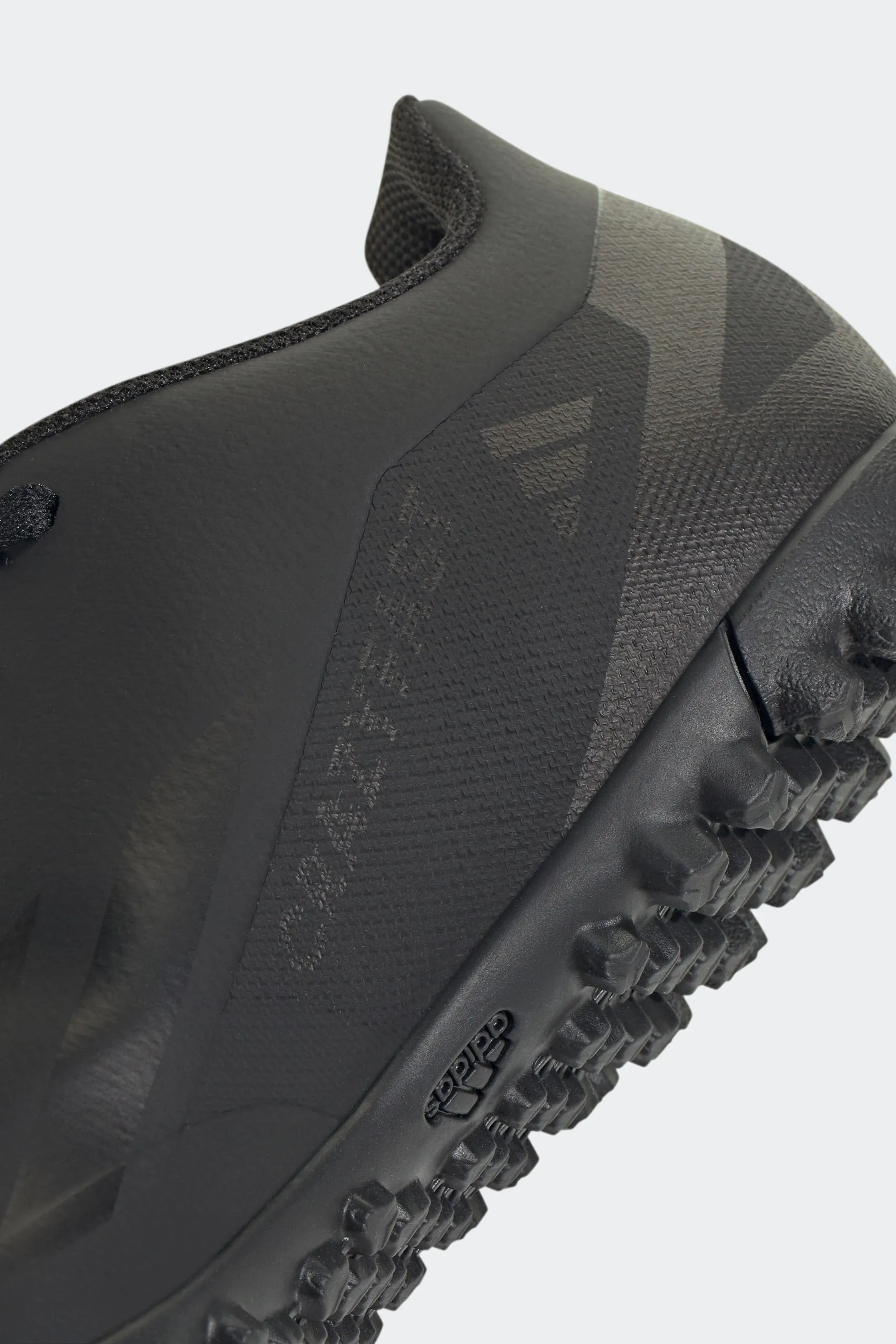 Adidas Adult X Crazyfast.4 - Stivali per terreni erbosi