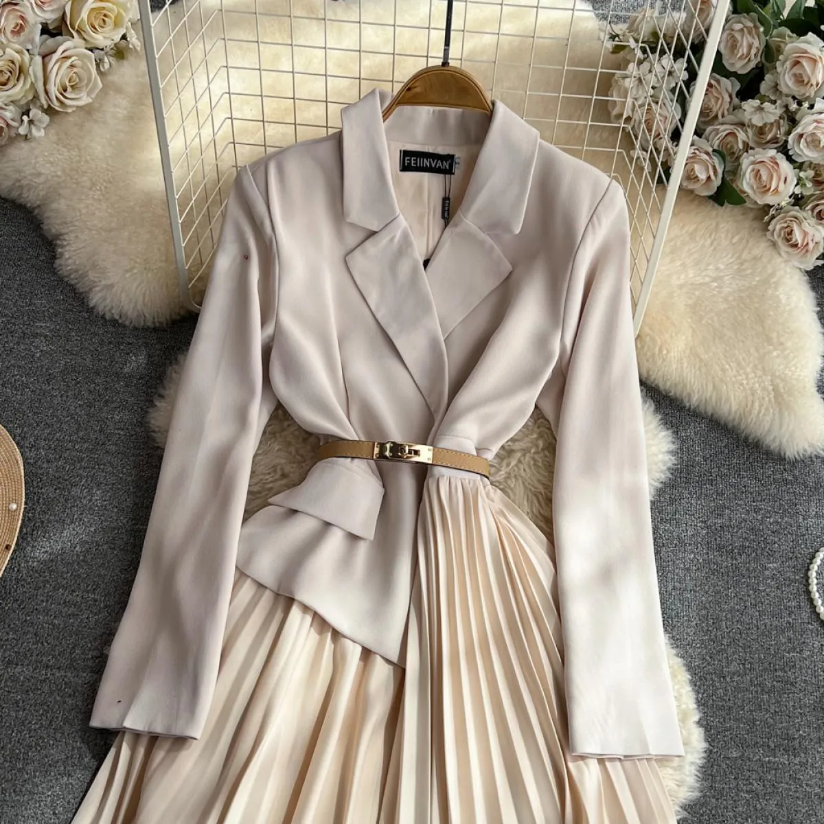 Autunno elegante abbigliamento da ufficio bianco per donna gonna a pieghe con cintura cuciture dentellate femminile manica lunga