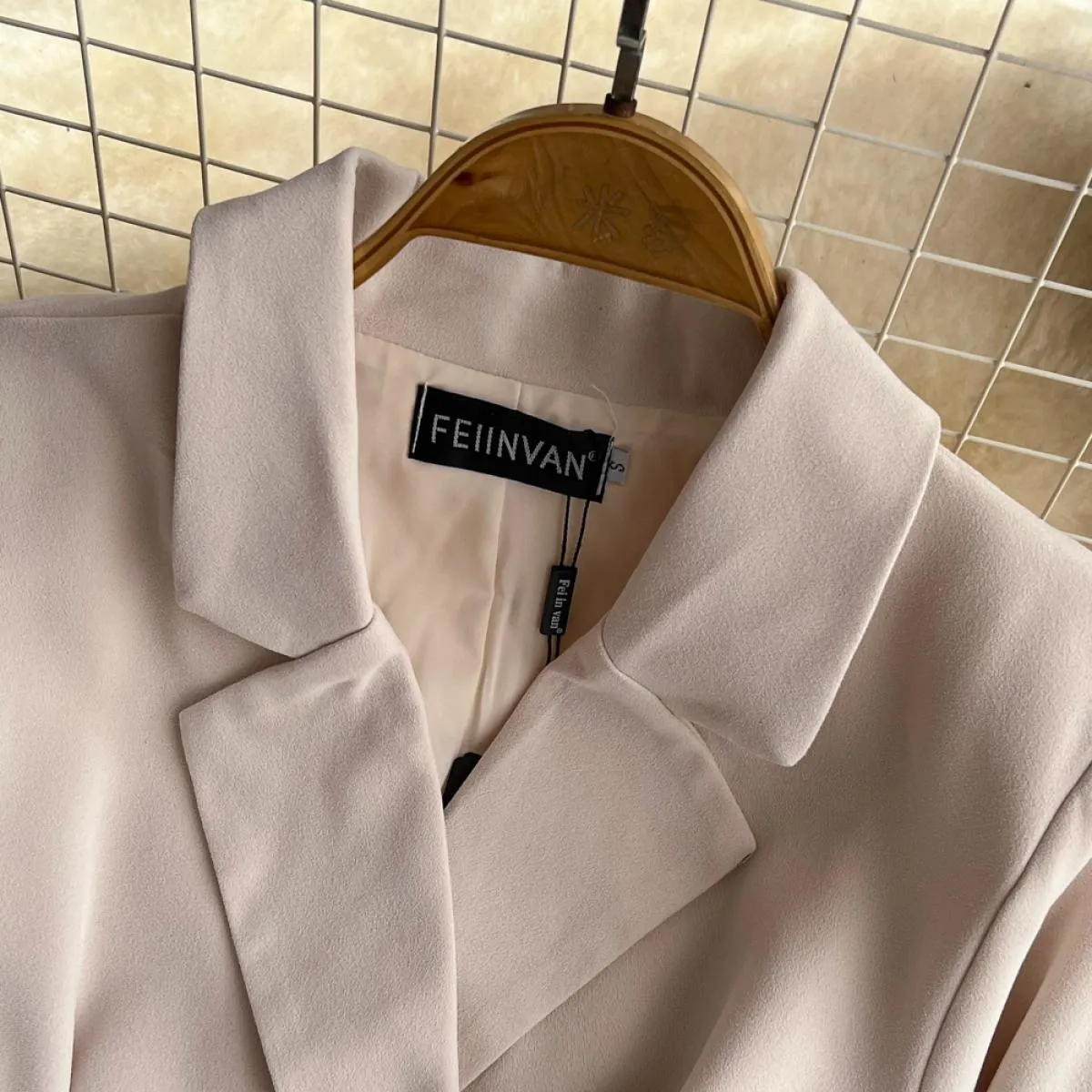 Autunno elegante abbigliamento da ufficio bianco per donna gonna a pieghe con cintura cuciture dentellate femminile manica lunga