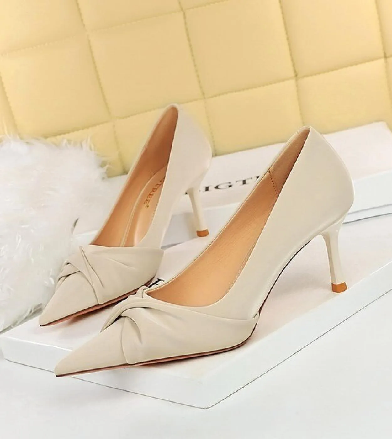 Bigtree Scarpe Décolleté Donna New Designer Bow Knot Tacchi alti Eleganti tacchi da banchetto Scarpe da donna Scarpe da festa La