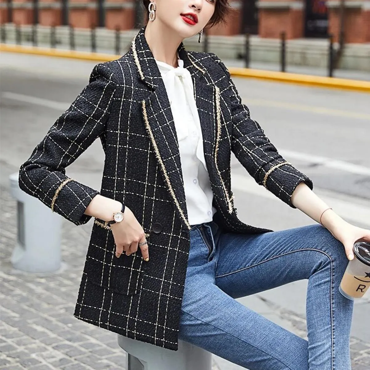 Blazer da donna scozzese nero bianco doppio petto con tasche Cappotto femminile di moda Capispalla Giacche da ragazza larghe di