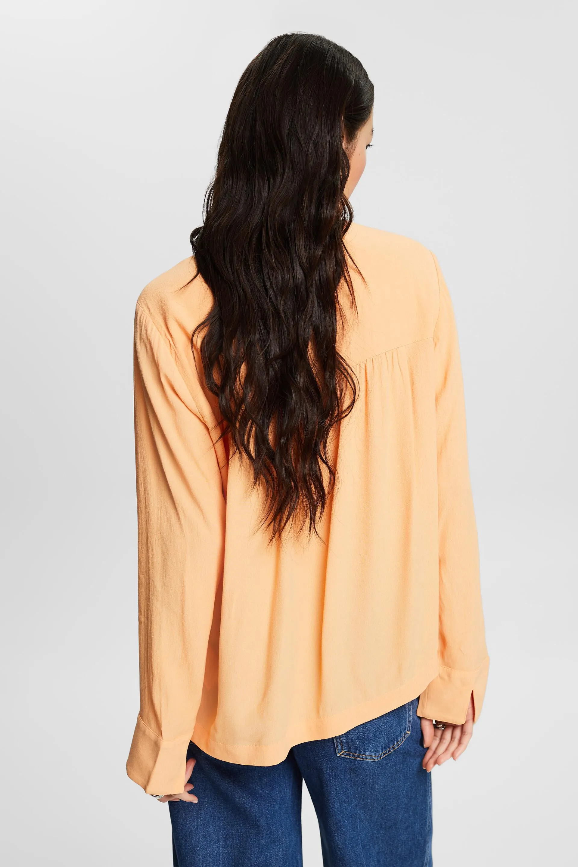 Blusa in crêpe a maniche lunghe