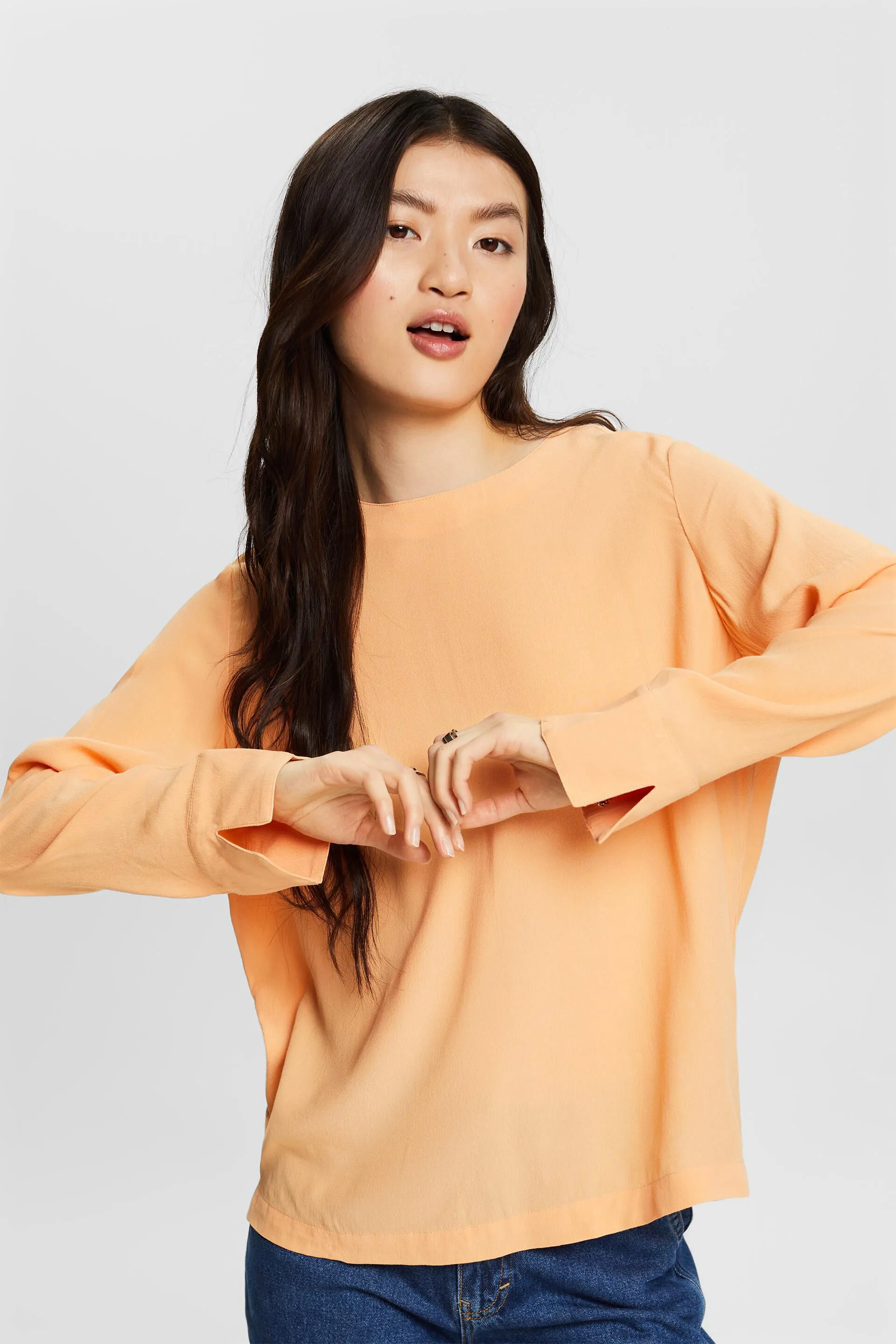 Blusa in crêpe a maniche lunghe