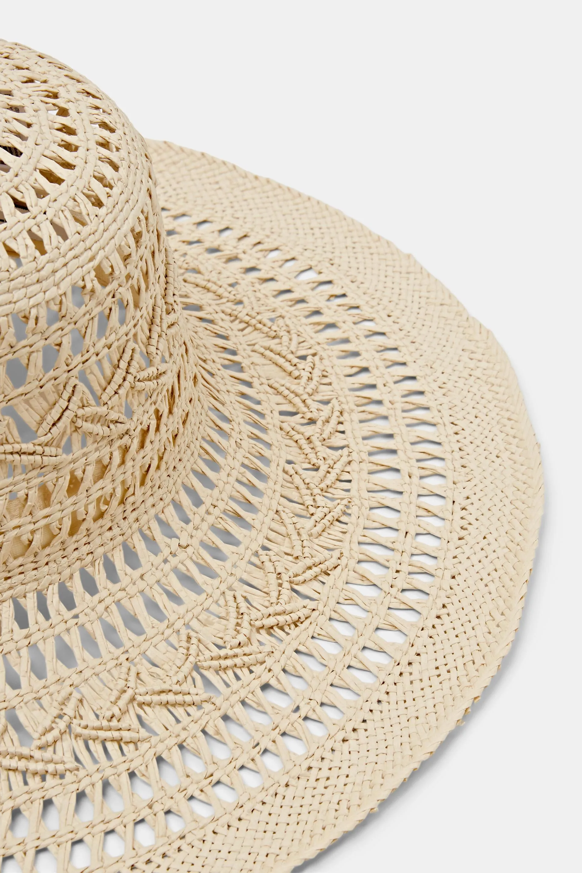 Cappello cloche in paglia intrecciata