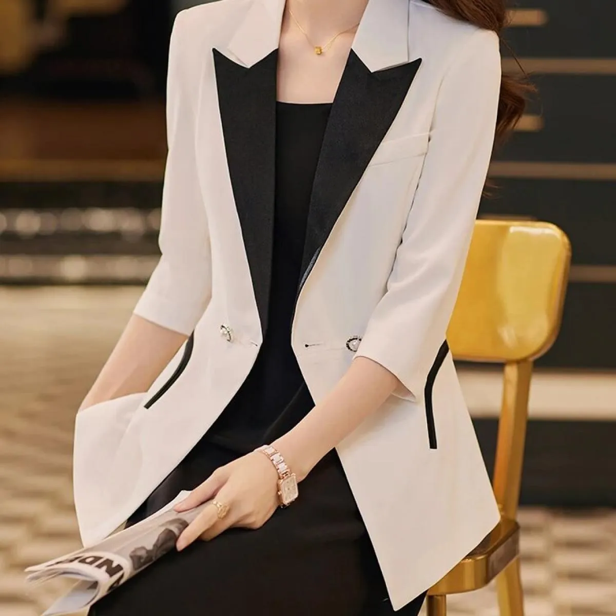 Cappotto da giacca formale femminile a mezza manica con bottone singolo a righe bianche e nere da donna primavera estate moda