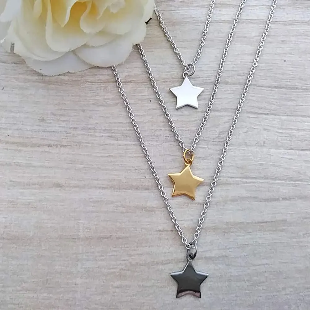 Collana con ciondolo a forma di stella
