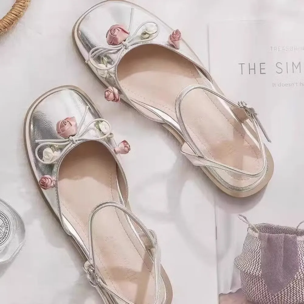 Design di nicchia, scarpe basse e gonna versatili, bellissimi sandali alla moda francesi con punta argentata in stile fata