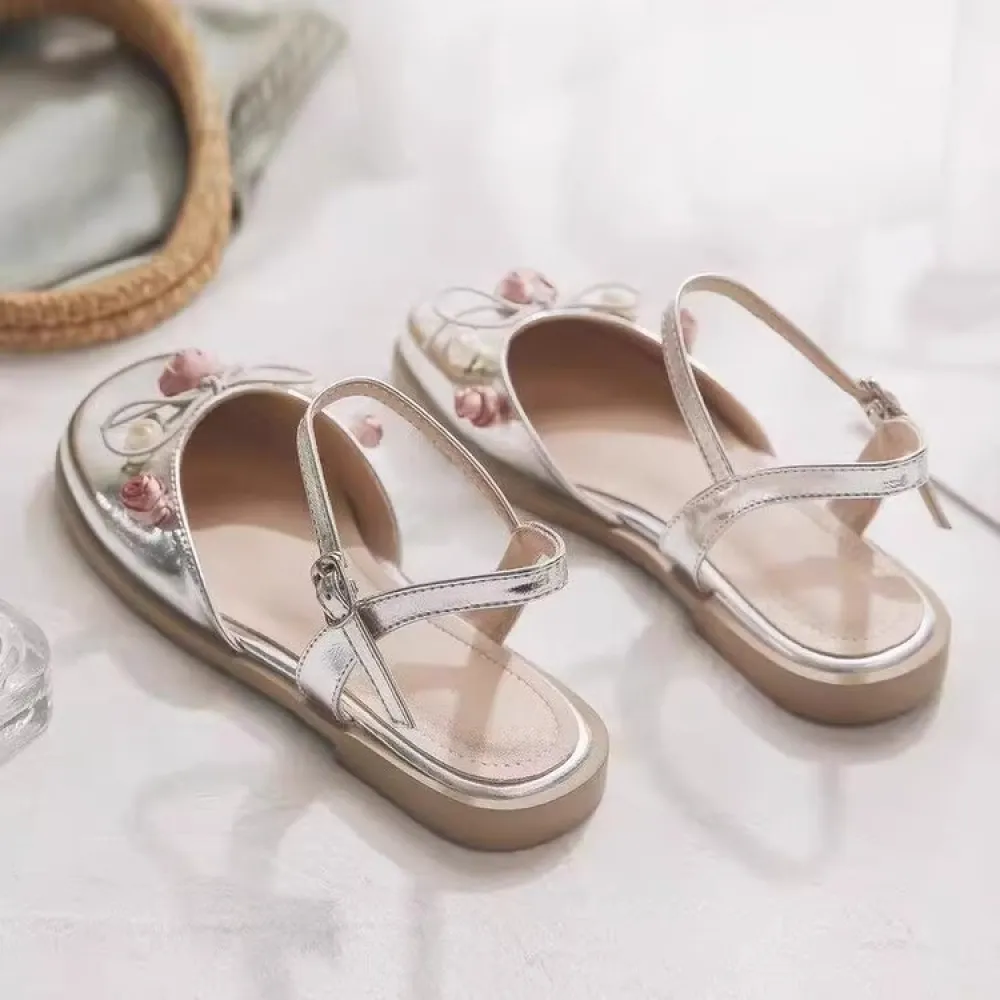 Design di nicchia, scarpe basse e gonna versatili, bellissimi sandali alla moda francesi con punta argentata in stile fata