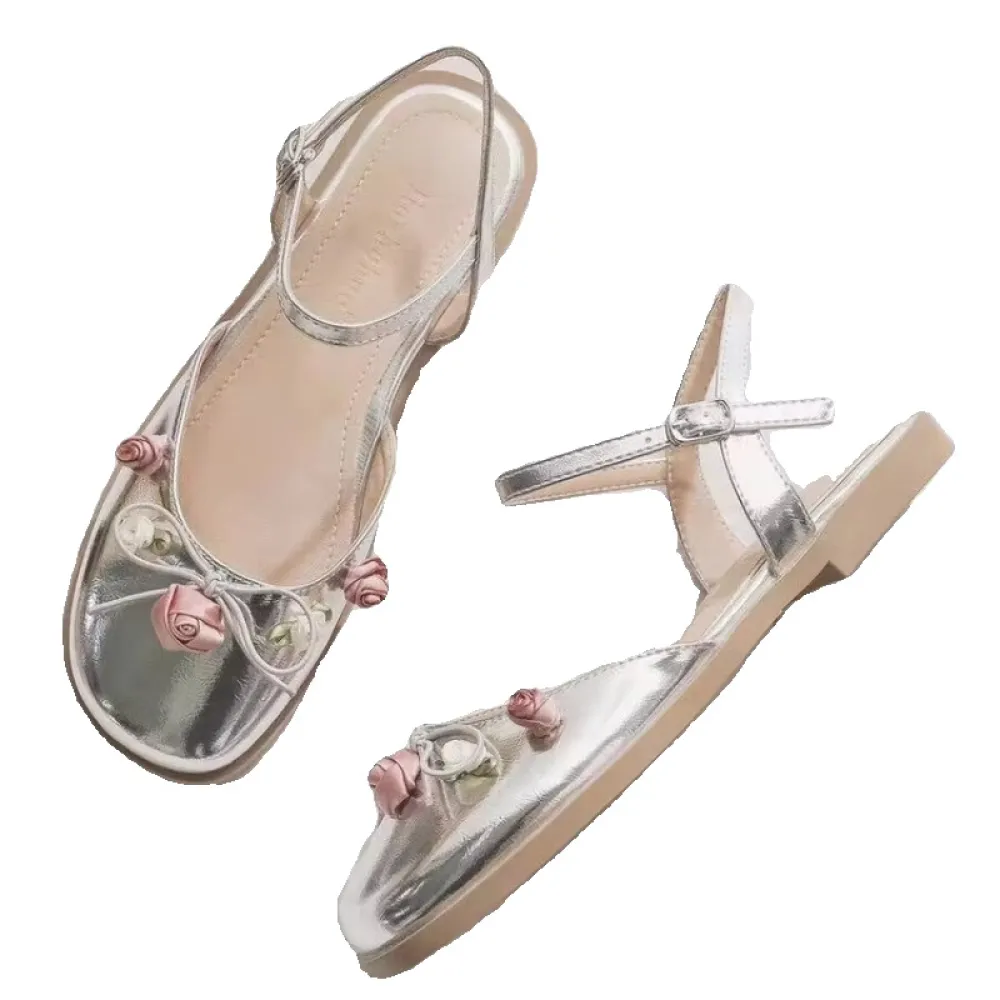 Design di nicchia, scarpe basse e gonna versatili, bellissimi sandali alla moda francesi con punta argentata in stile fata