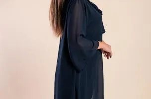 Elegante tunica traslucida con fiocco decorativo  Ginette, blu scuro