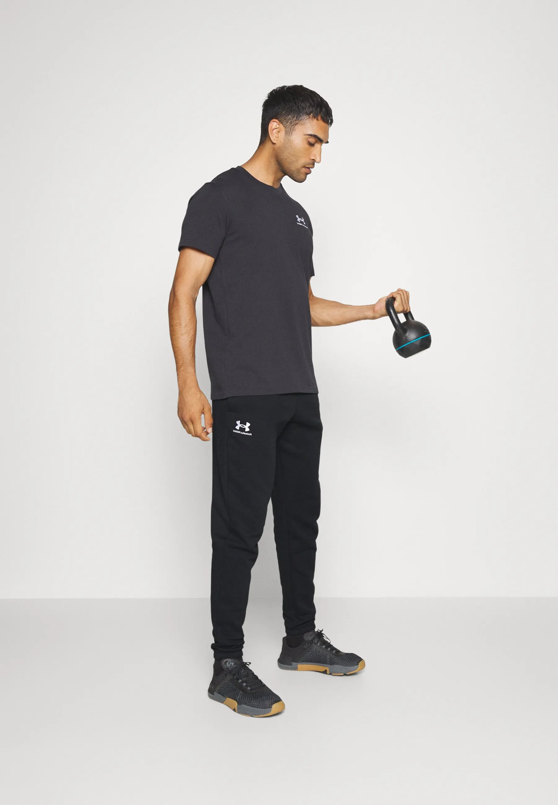 ESSENTIAL JOGGER - Pantaloni sportivi