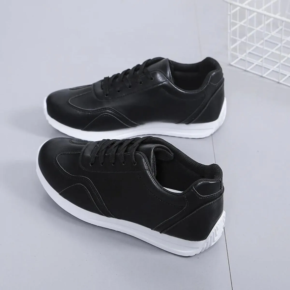 Greyder Scarpe casual da uomo in vera pelle nera eleganti e comode con design con lacci e tacco corto