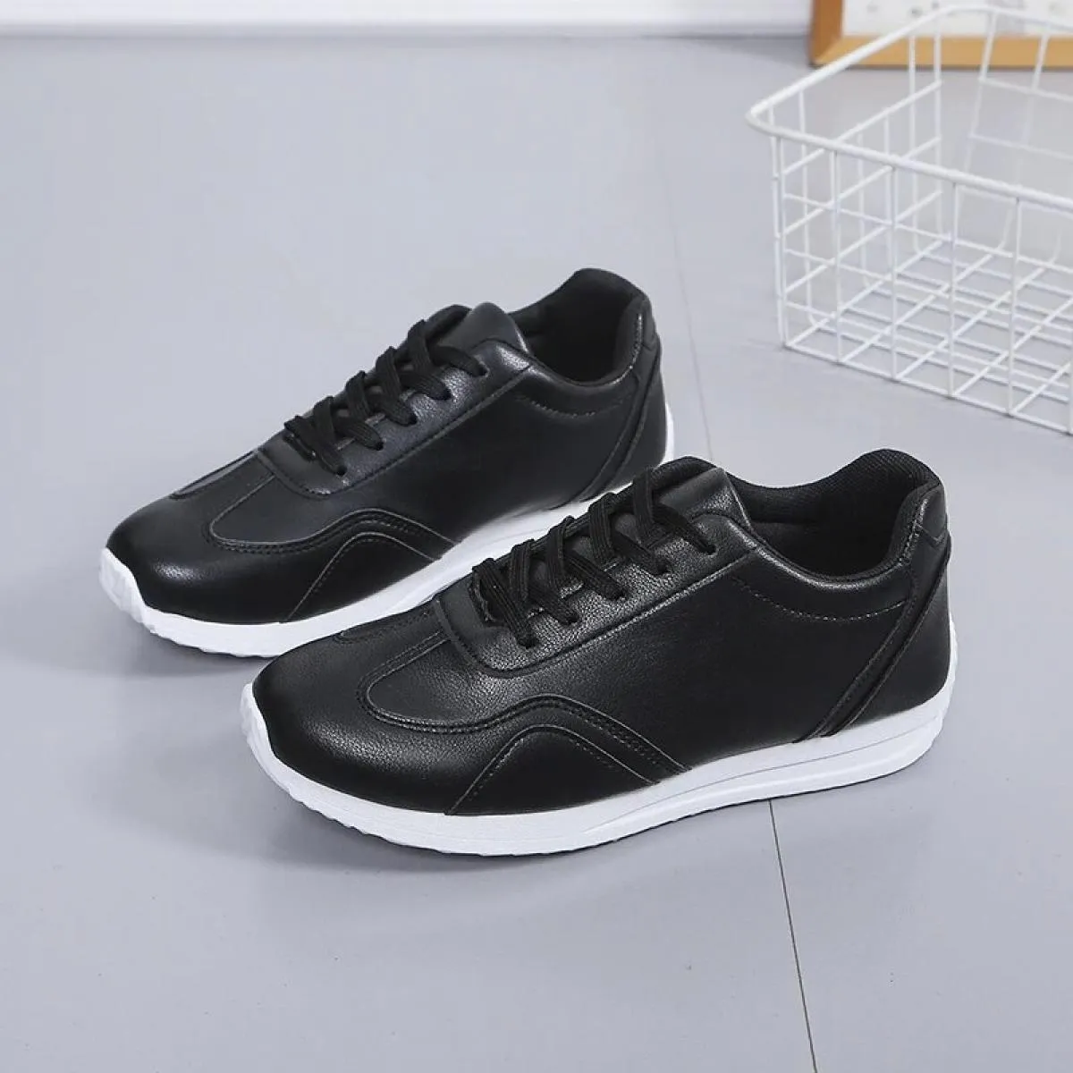 Greyder Scarpe casual da uomo in vera pelle nera eleganti e comode con design con lacci e tacco corto