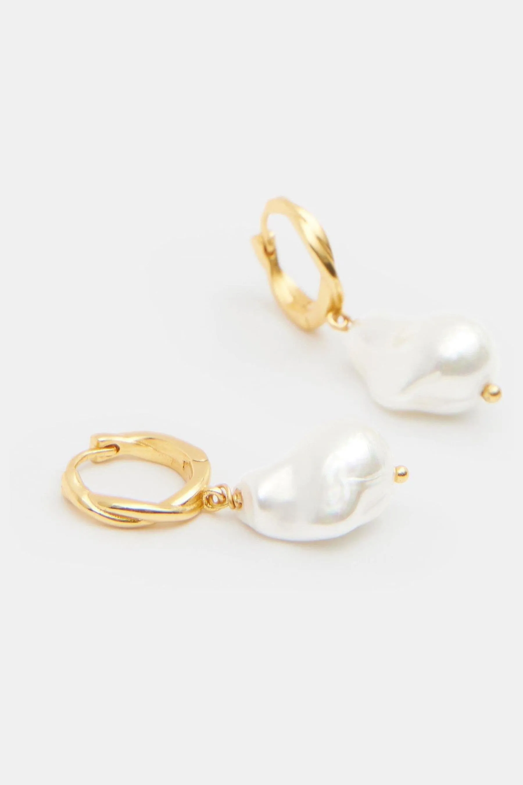 Hush - Orecchini pendenti con perle barocche