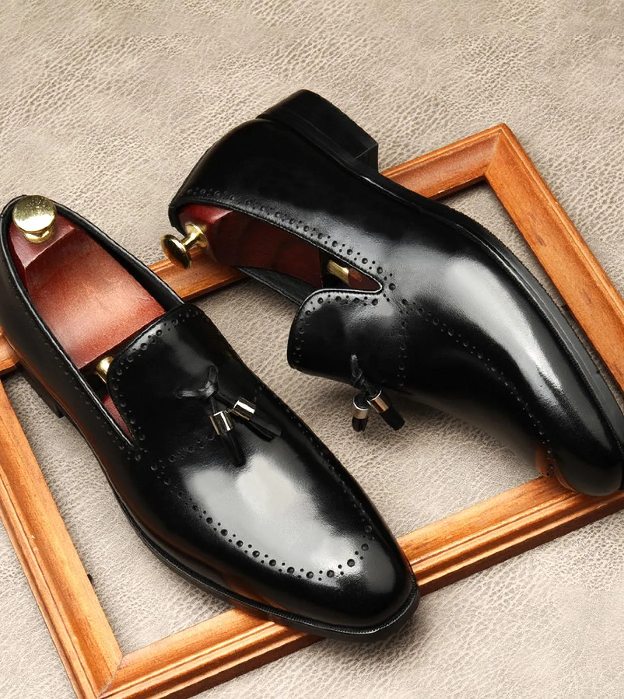 Moda Casual Uomo Scarpe eleganti di lusso Designer in vera pelle 2023 Nuovo stile Slip On Uomo Scarpe da lavoro da sposa Nappa L