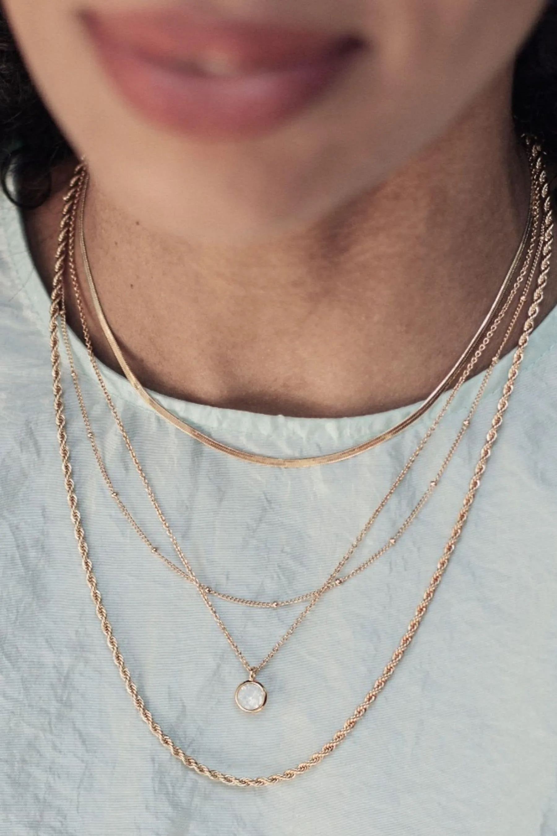 Orelia London : 18 km Oro - Swarovski - Collana a fiorellini con Bianco opale