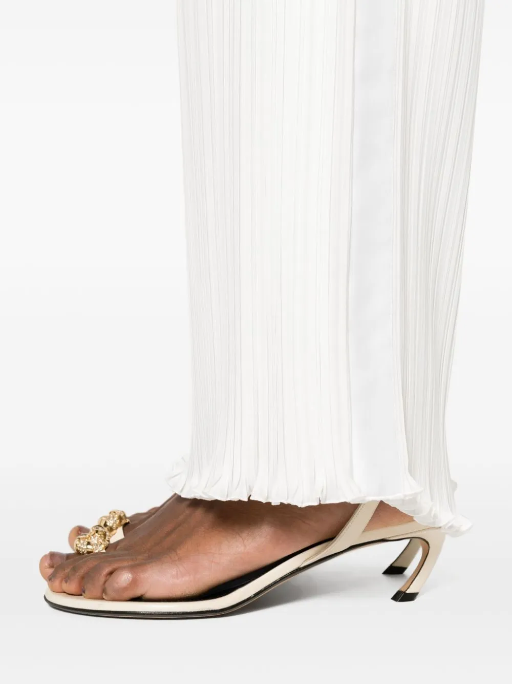 Pantaloni dritti con pieghe in bianco - donna