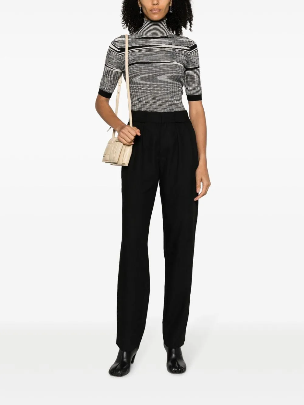 Pantaloni sartoriali con pieghe in nero - donna