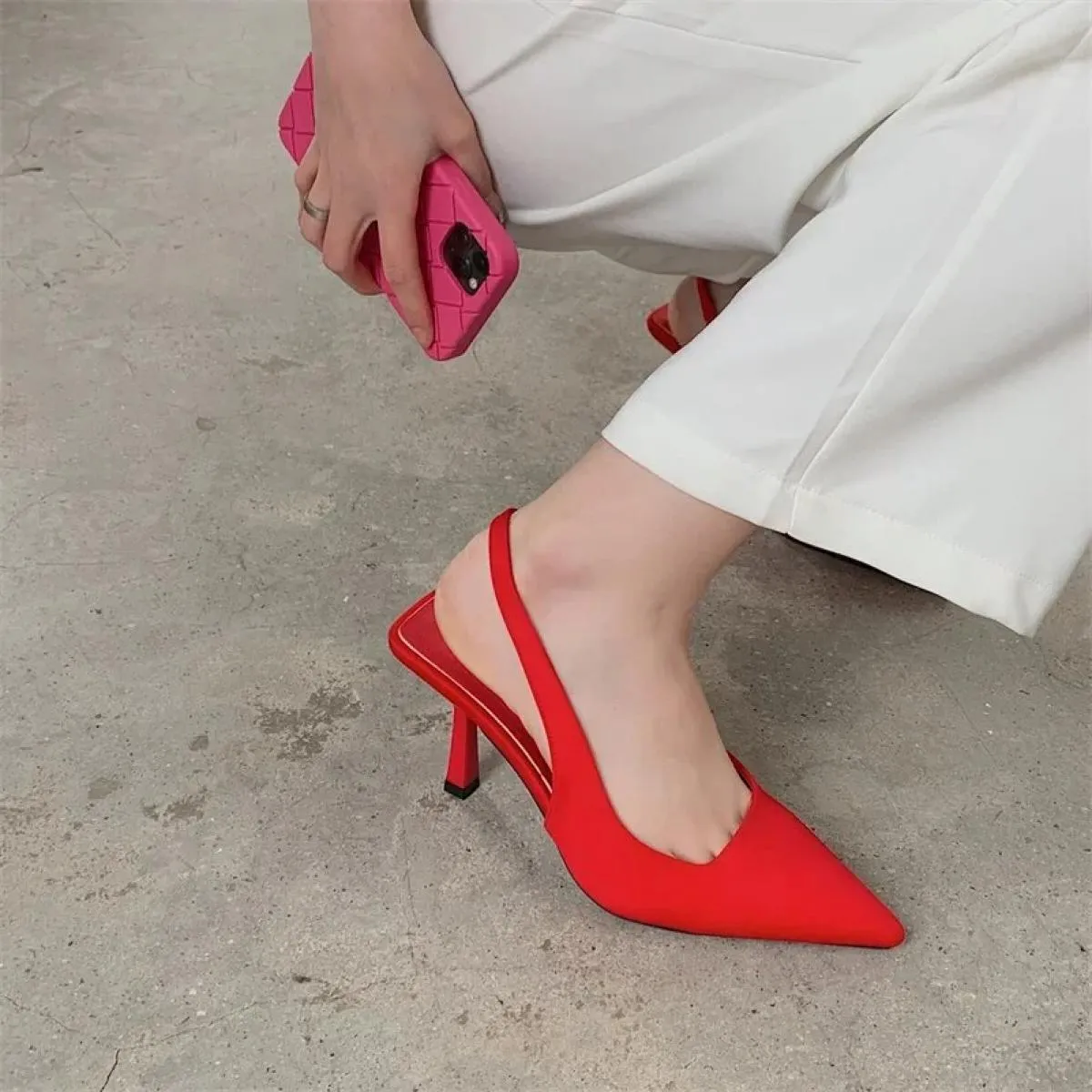 Pantofole con tacco alto da donna eleganti alla moda Pantofole con cinturino alla moda Scarpe da sposa con diapositive di lusso