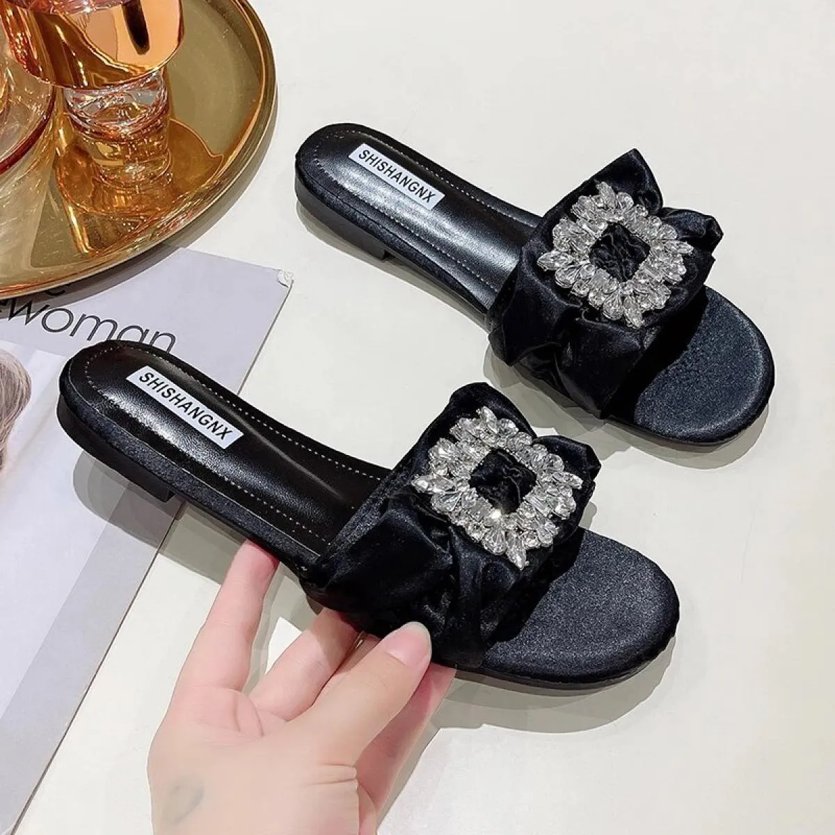 Pantofole da donna Estate Strass Sandali piatti eleganti antirughe Moda femminile Scarpe da spiaggia all'aperto Scivoli Chanclas