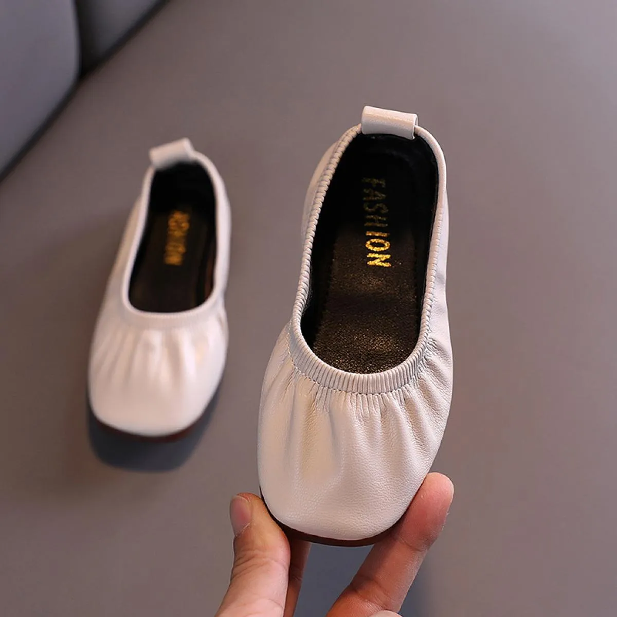 Scarpe basse da principessa per ragazze Scarpe eleganti in morbida pelle traspirante per feste Balletto Danza Slipon Copriscarpe