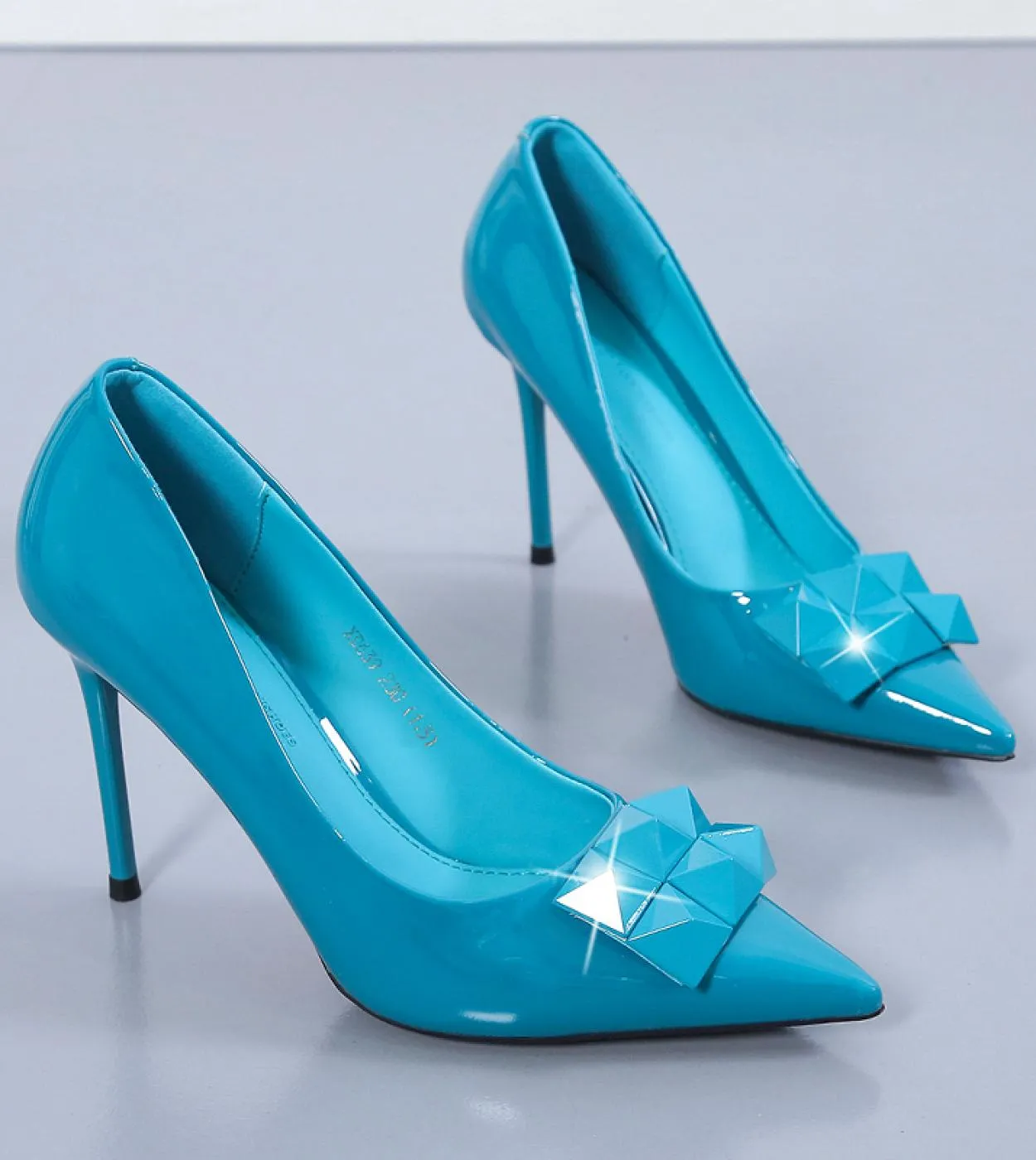 Scarpe con tacco alto a punta da donna Nuove 2022 Antumn Summer Shallow Women Sandali Designer Fashion 8 Cm Pumps Scarpe da spos