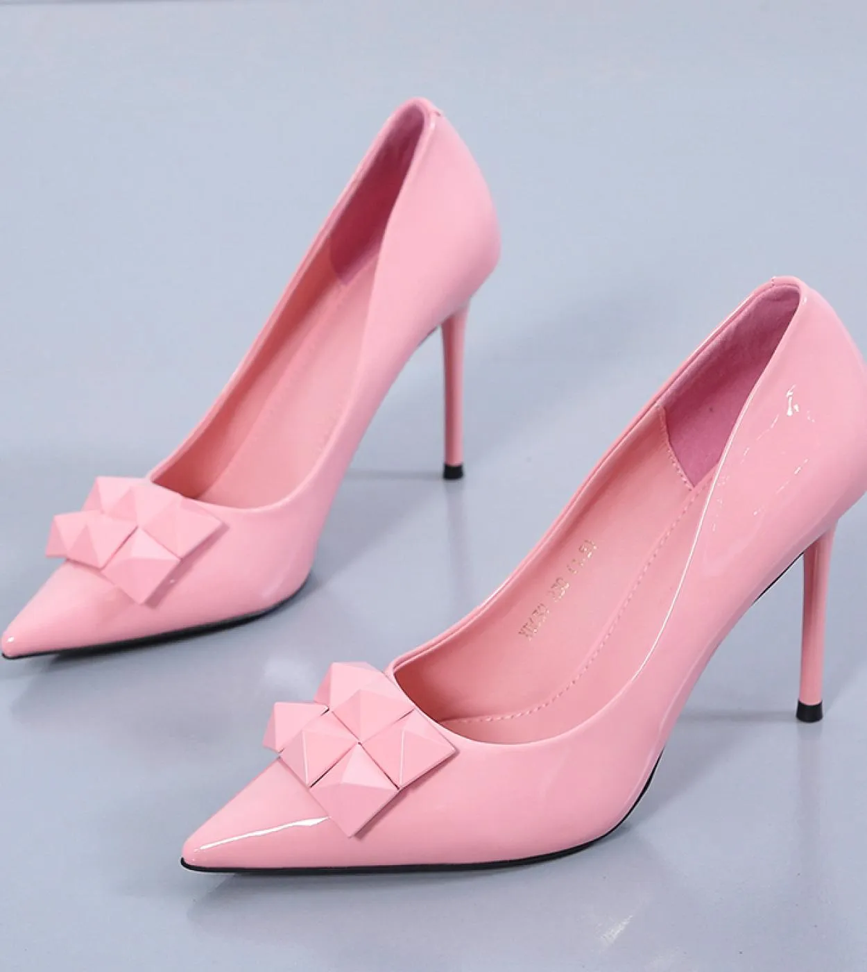 Scarpe con tacco alto a punta da donna Nuove 2022 Antumn Summer Shallow Women Sandali Designer Fashion 8 Cm Pumps Scarpe da spos