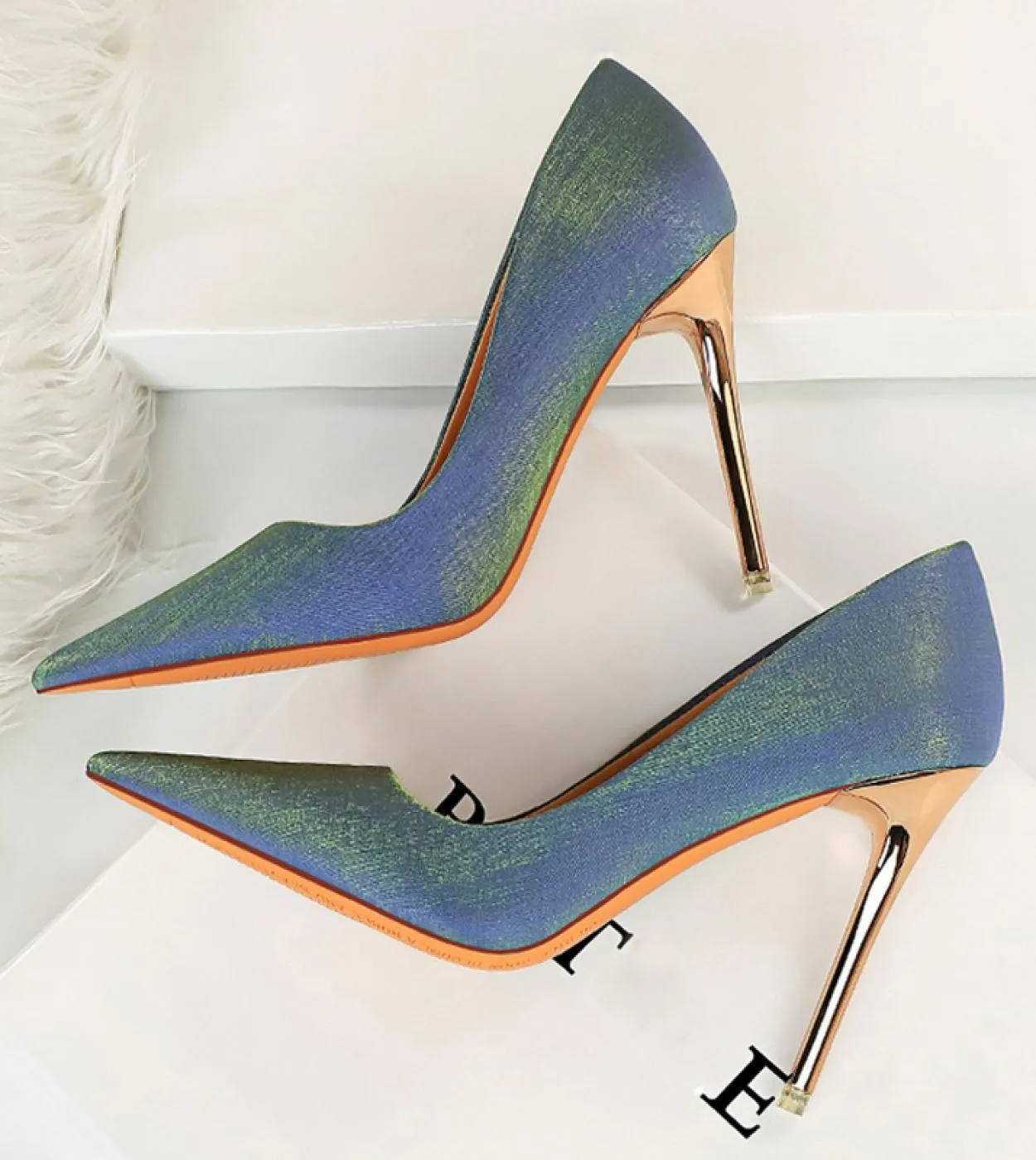 Scarpe da donna in raso blu Scarpe con tacco alto in raso blu Pompe da sposa con tacco in raso blu