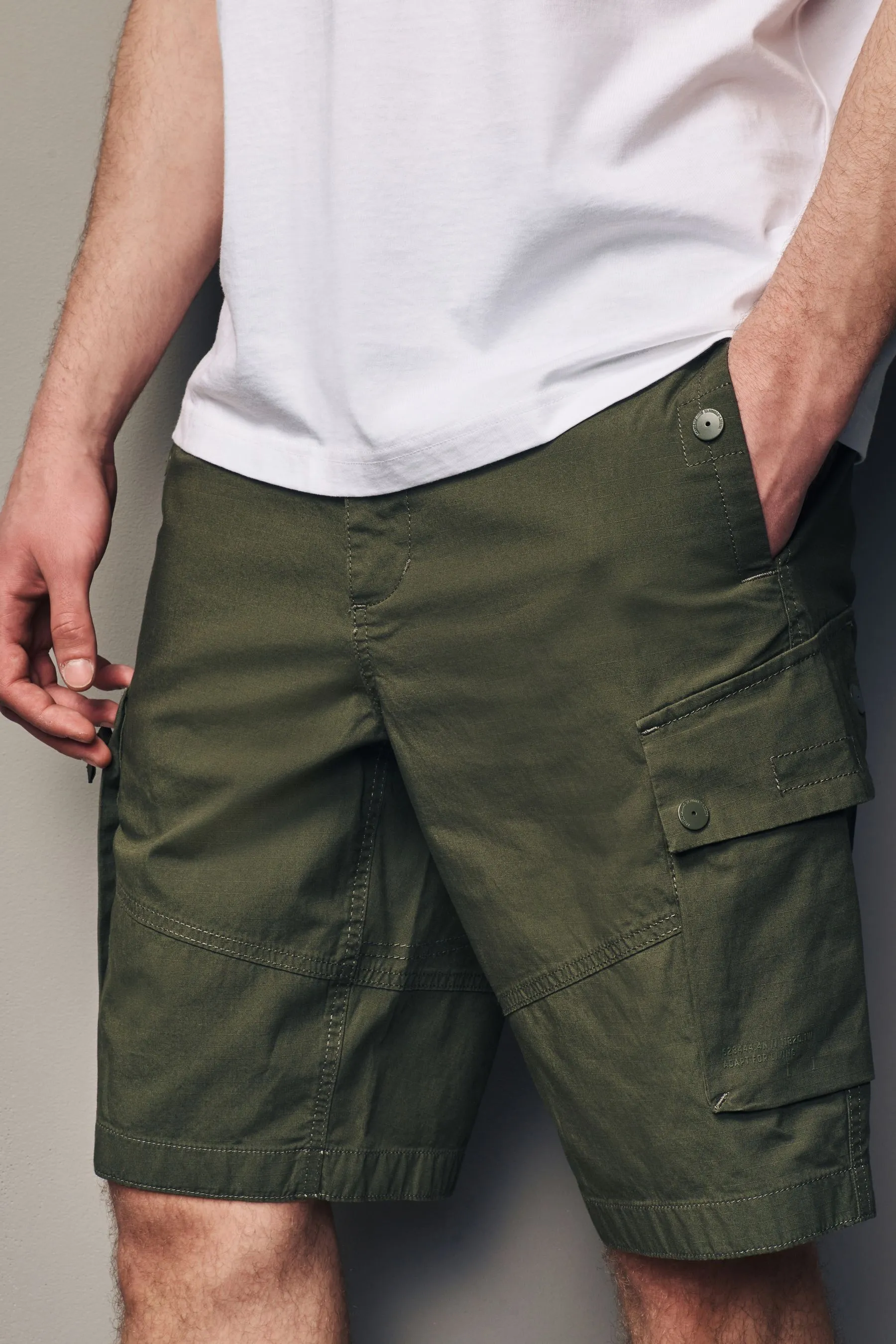 Shorts cargo multitasche elasticizzati leggeri
