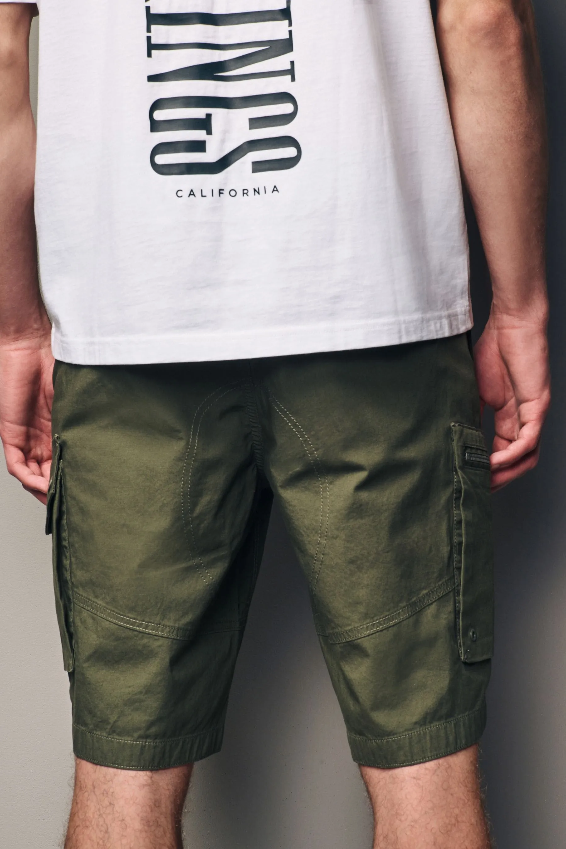 Shorts cargo multitasche elasticizzati leggeri