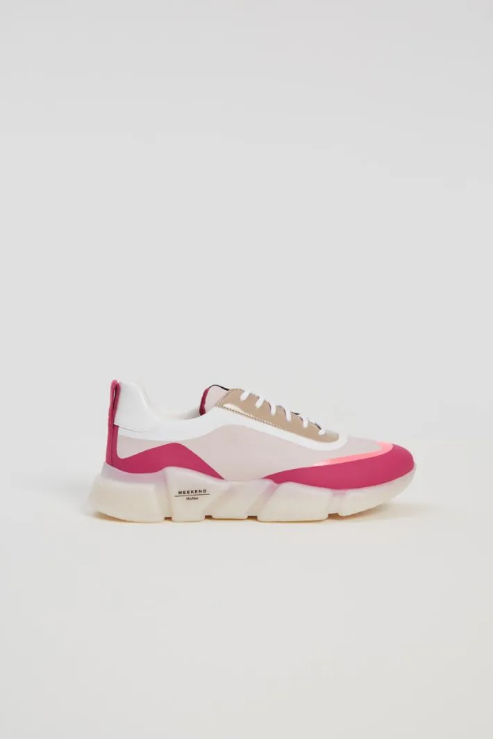 Sneakers con dettagli fluo