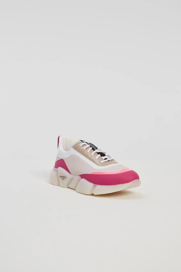 Sneakers con dettagli fluo