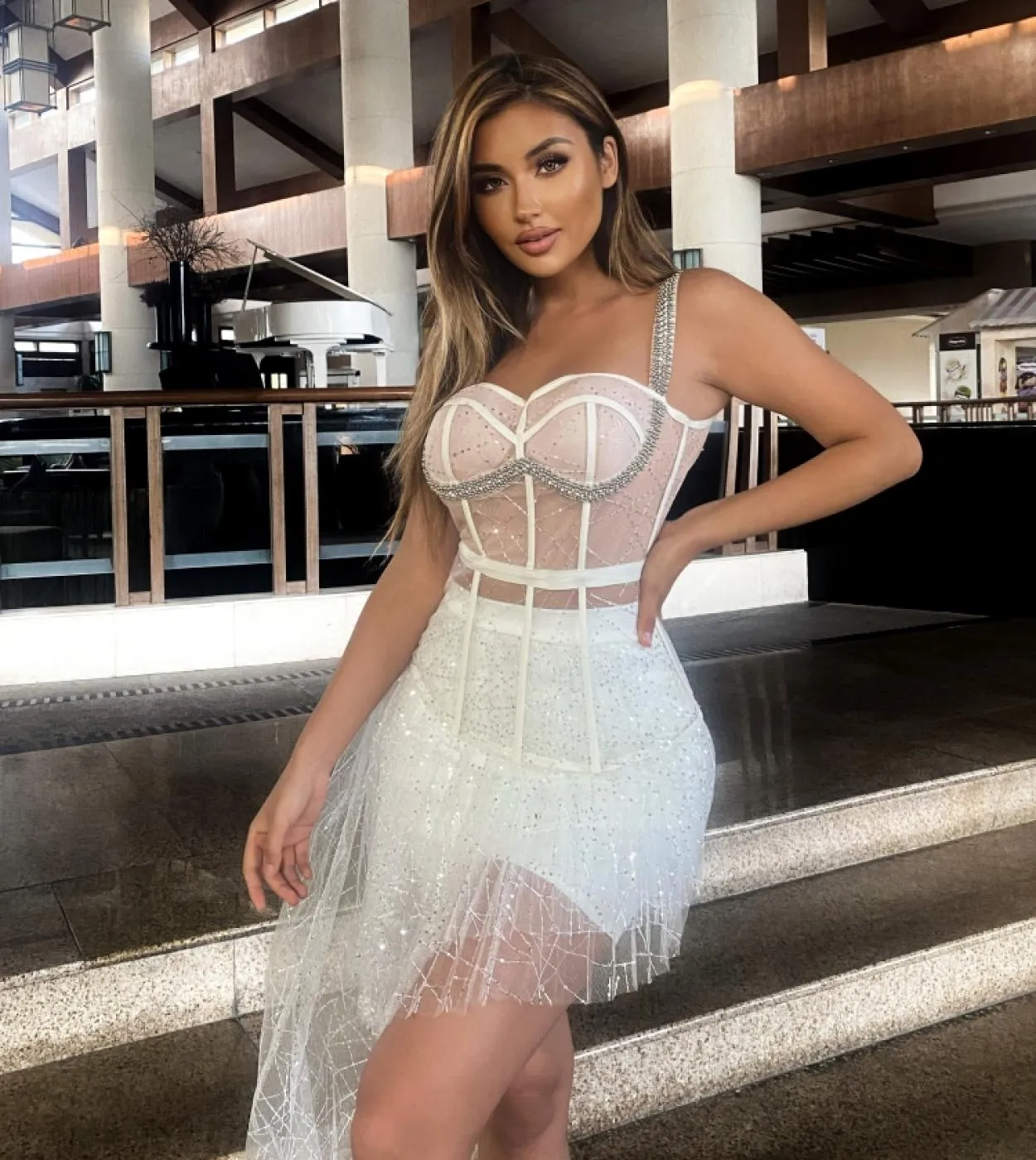 Summer White Diamond Embedded Two Piece Set Women Strap Lace Mesh Paillettes Top  Mini gonna drappeggiata Nightclub Party Out