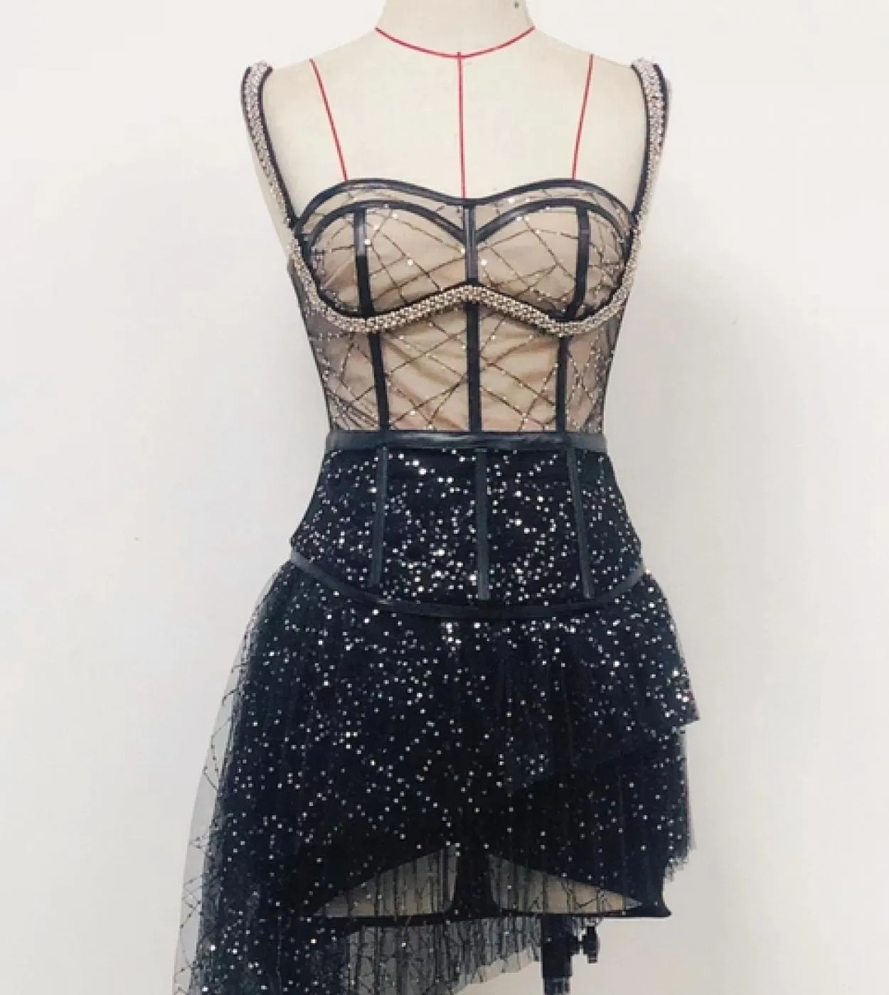Summer White Diamond Embedded Two Piece Set Women Strap Lace Mesh Paillettes Top  Mini gonna drappeggiata Nightclub Party Out