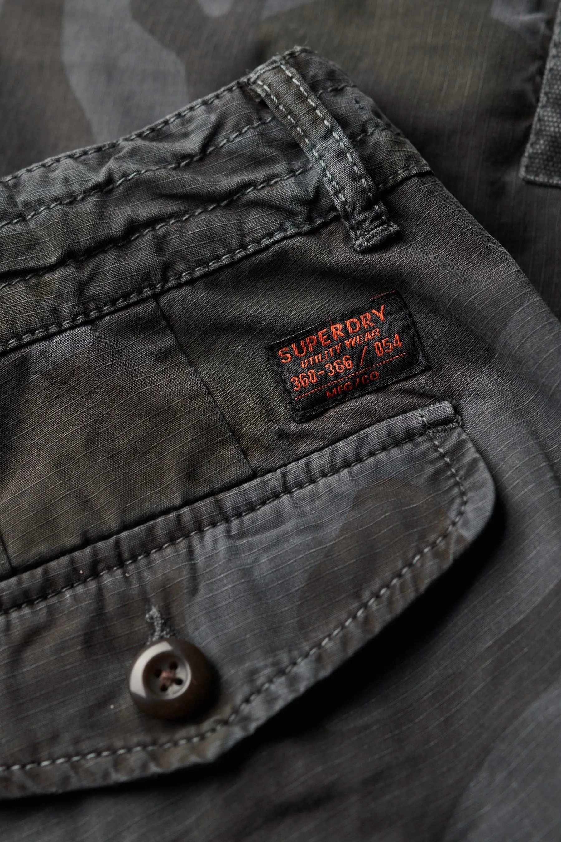 Superdry - Shorts leggeri stile paracadutista